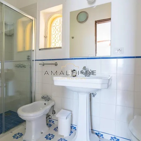 Poseidone , A Due Passi Dalla Conca dei Marini