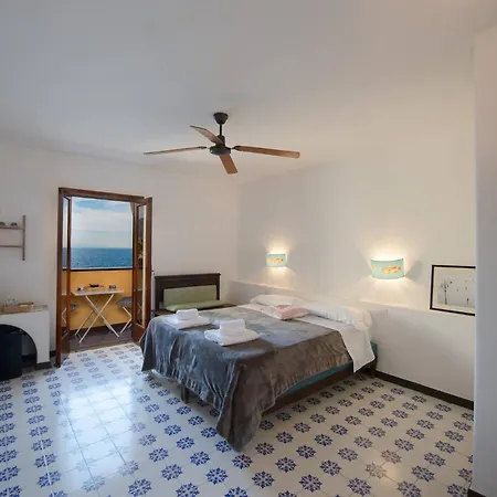 Poseidone , A Due Passi Dalla