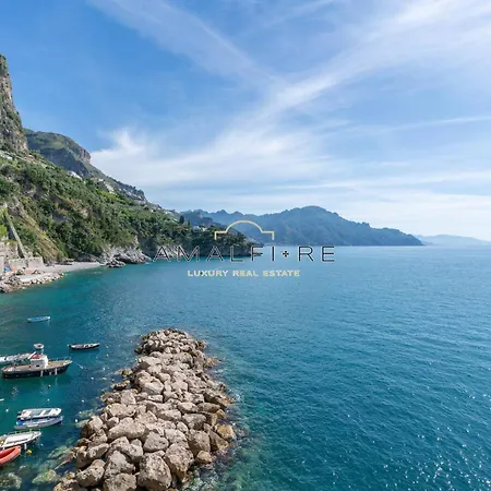 Poseidone , A Due Passi Dalla