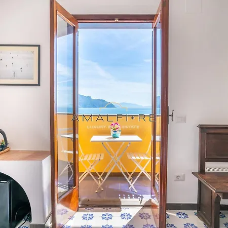 Poseidone , A Due Passi Dalla Apartment